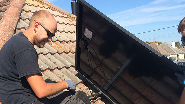 Solar panel installer