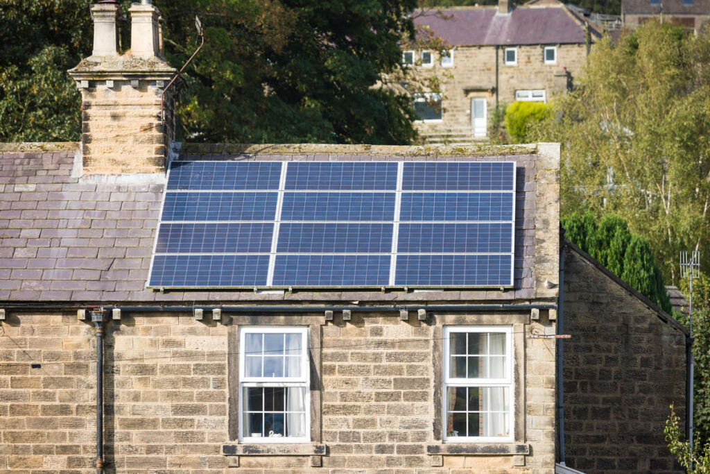 Solal panels on the roof of a cottage
